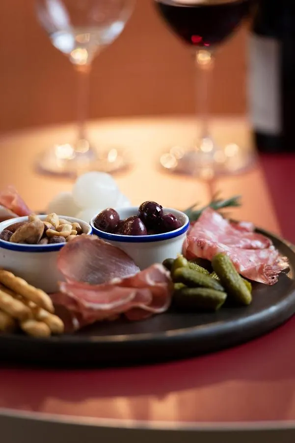 Tryp Adelaide By Wyndham Hotel