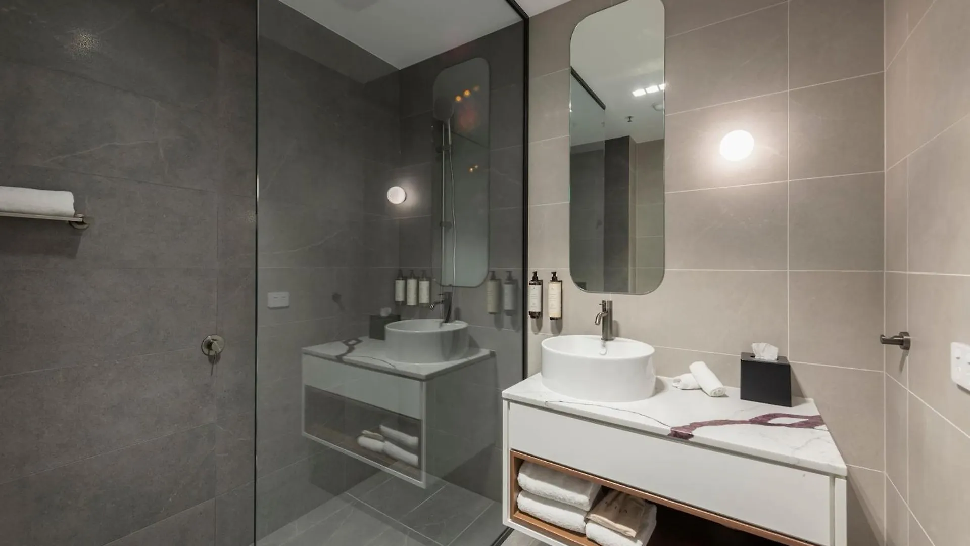 Tryp Adelaide By Wyndham Hotel 4*,  Australia
