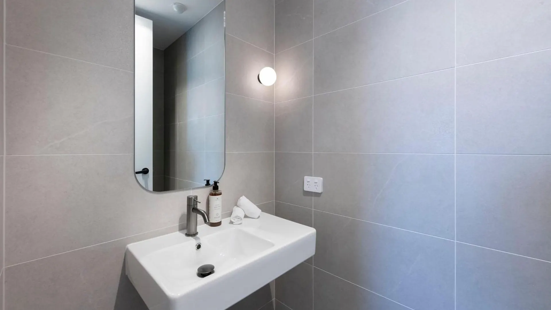 Tryp Adelaide By Wyndham Hotel